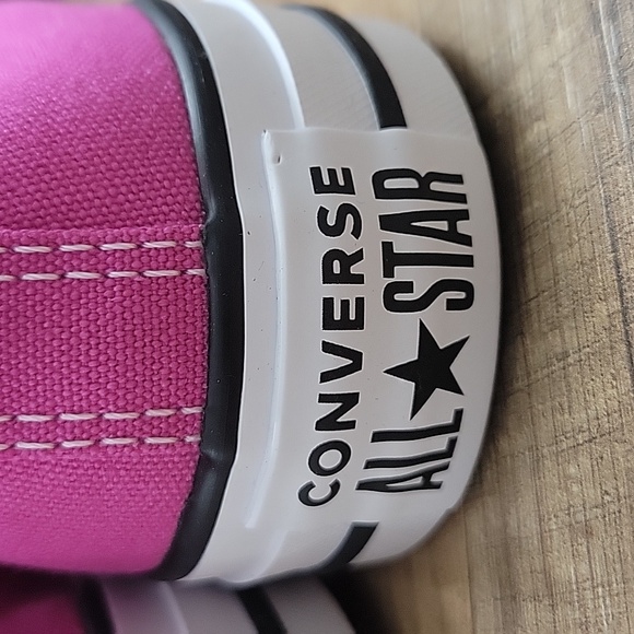 Converse high top Brand new. - Picture 7 of 11